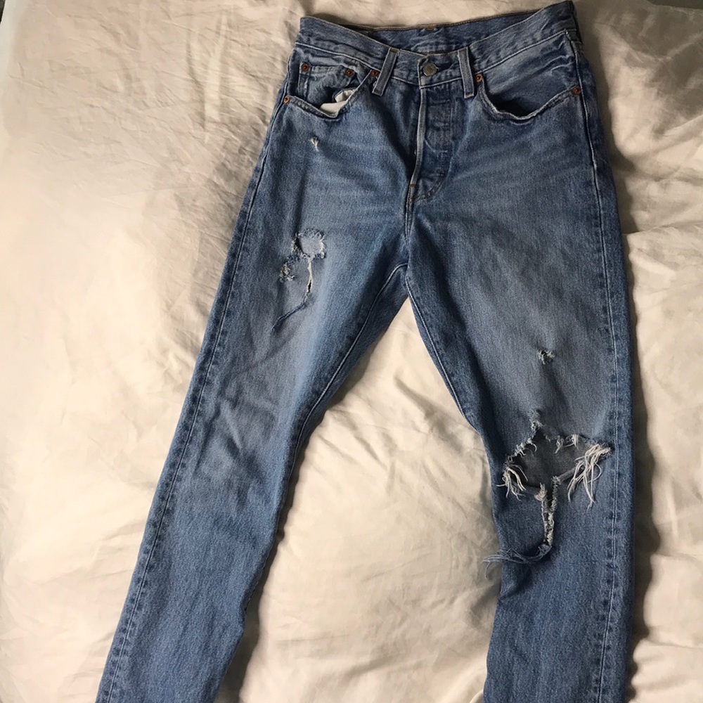 Women’s 501 Levis distressed jeans